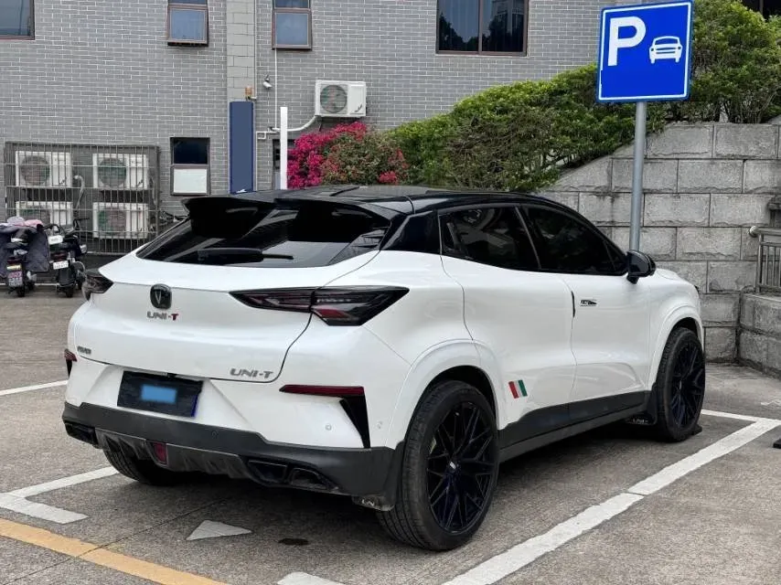 2020 ChangAn UNI-T 1.5T 180HP L4 7DCT,autocango,china used car exporter,china ev exporter,chinese used car exporter,chinese used ev exporter