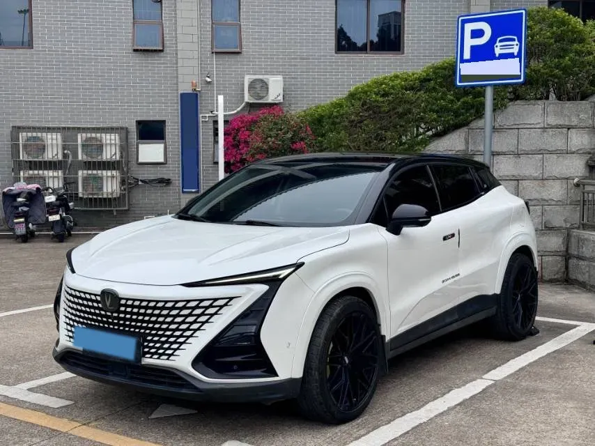 2020 ChangAn UNI-T 1.5T 180HP L4 7DCT,autocango,china used car exporter,china ev exporter,chinese used car exporter,chinese used ev exporter
