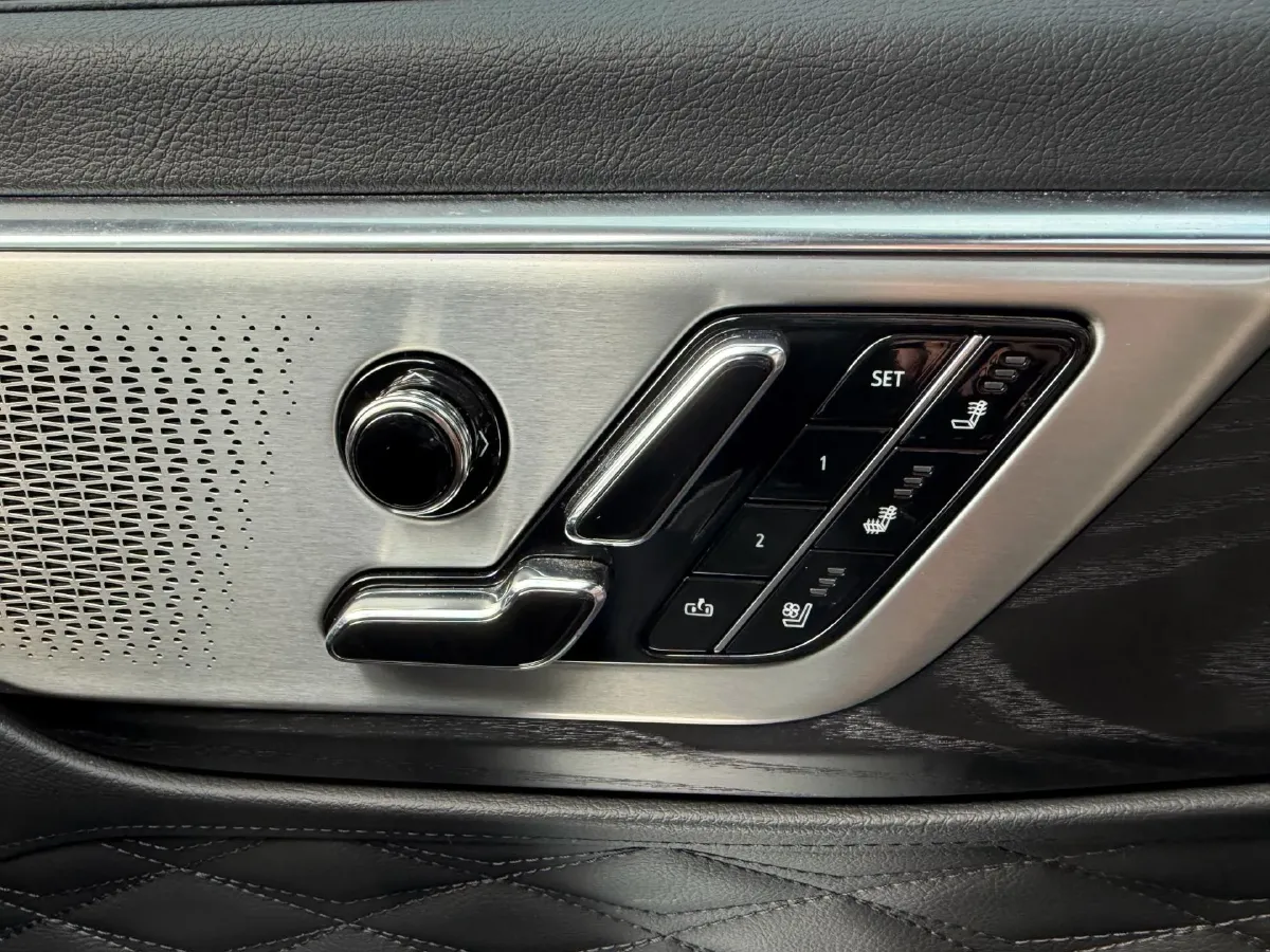 2023 Cadillac CT6 2.0T 237HP L4 10AT,autocango,china used car exporter,china ev exporter,chinese used car exporter,chinese used ev exporter