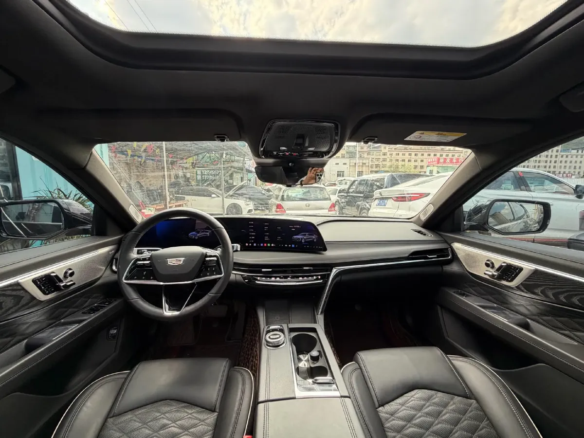 2023 Cadillac CT6 2.0T 237HP L4 10AT,autocango,china used car exporter,china ev exporter,chinese used car exporter,chinese used ev exporter