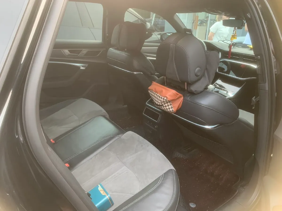 2023 Audi A6L 2.0T 245HP L4 7DCT,autocango,china used car exporter,china ev exporter,chinese used car exporter,chinese used ev exporter