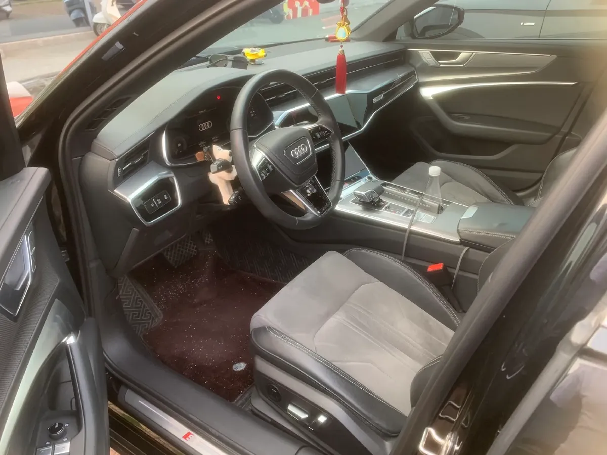 2023 Audi A6L 2.0T 245HP L4 7DCT,autocango,china used car exporter,china ev exporter,chinese used car exporter,chinese used ev exporter