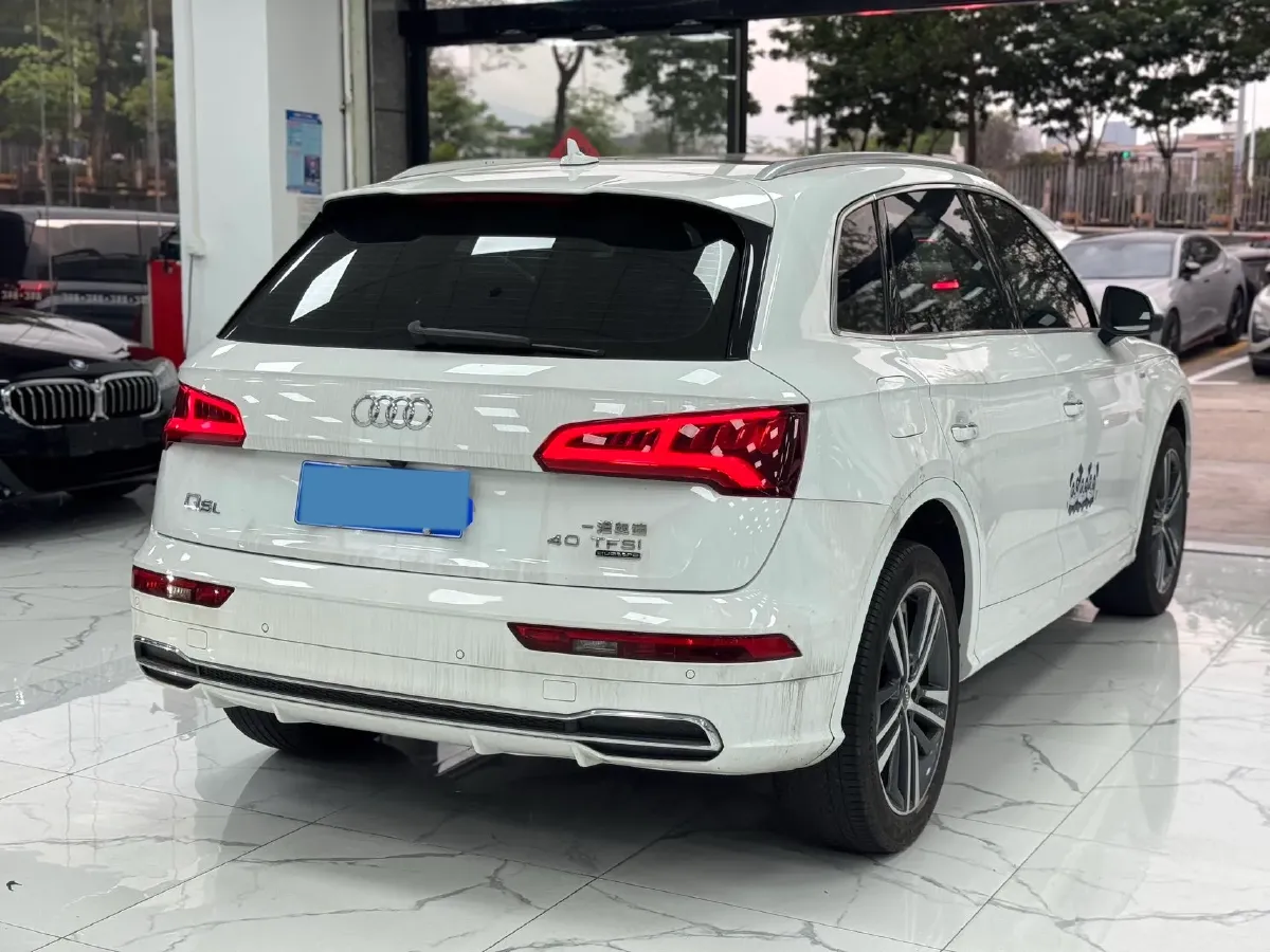 2020 Audi Q5L 2.0T 190HP L4 7DCT,autocango,china used car exporter,china ev exporter,chinese used car exporter,chinese used ev exporter