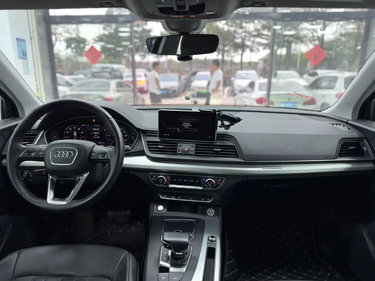 2020 Audi Q5L 2.0T 190HP L4 7DCT,autocango,china used car exporter,china ev exporter,chinese used car exporter,chinese used ev exporter