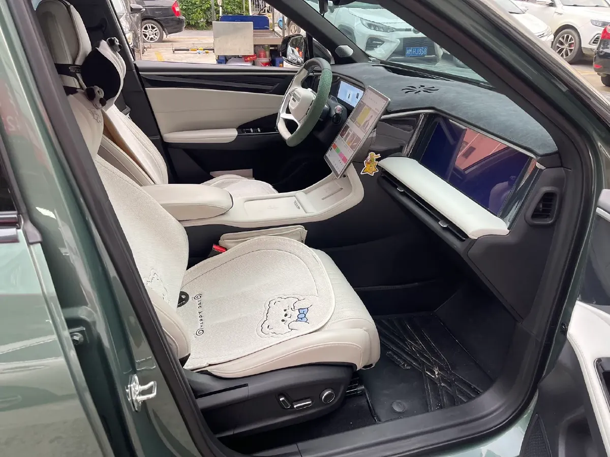 2024 Geely Galaxy L7 1.5T 163HP L4 3DHT PHEV 18.7KWH,autocango,china used car exporter,china ev exporter,chinese used car exporter,chinese used ev exporter