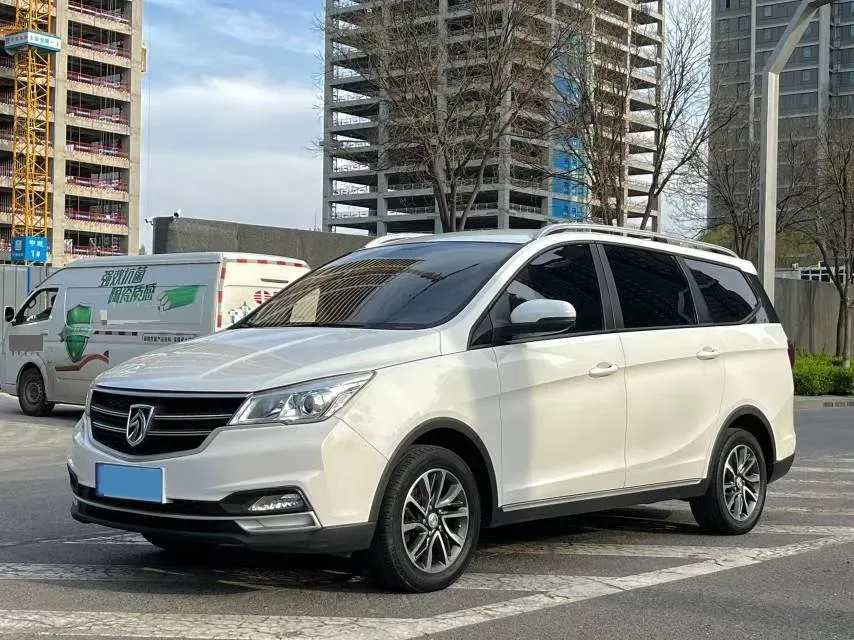 2019 BaoJun 730 1.5L 105HP L4 6MT,autocango,china used car exporter,china ev exporter,chinese used car exporter,chinese used ev exporter