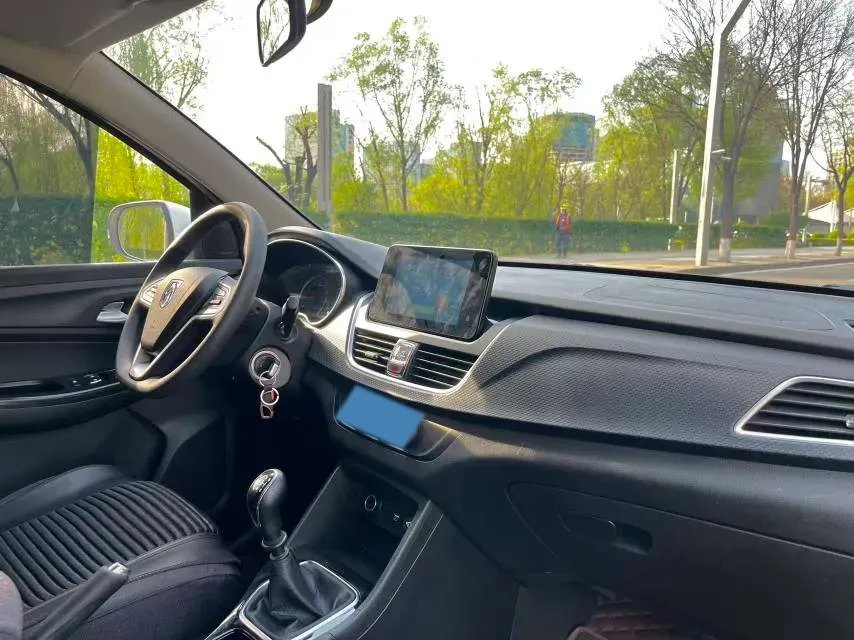 2019 BaoJun 730 1.5L 105HP L4 6MT,autocango,china used car exporter,china ev exporter,chinese used car exporter,chinese used ev exporter