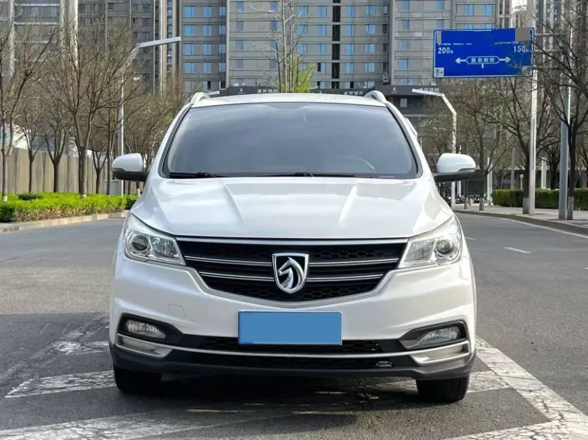2019 BaoJun 730 1.5L 105HP L4 6MT,autocango,china used car exporter,china ev exporter,chinese used car exporter,chinese used ev exporter