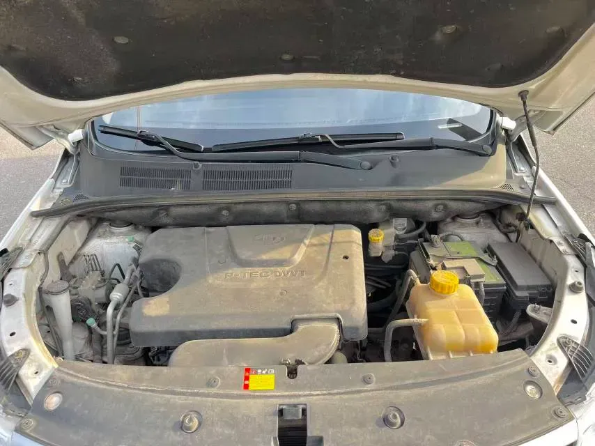 2019 BaoJun 730 1.5L 105HP L4 6MT,autocango,china used car exporter,china ev exporter,chinese used car exporter,chinese used ev exporter