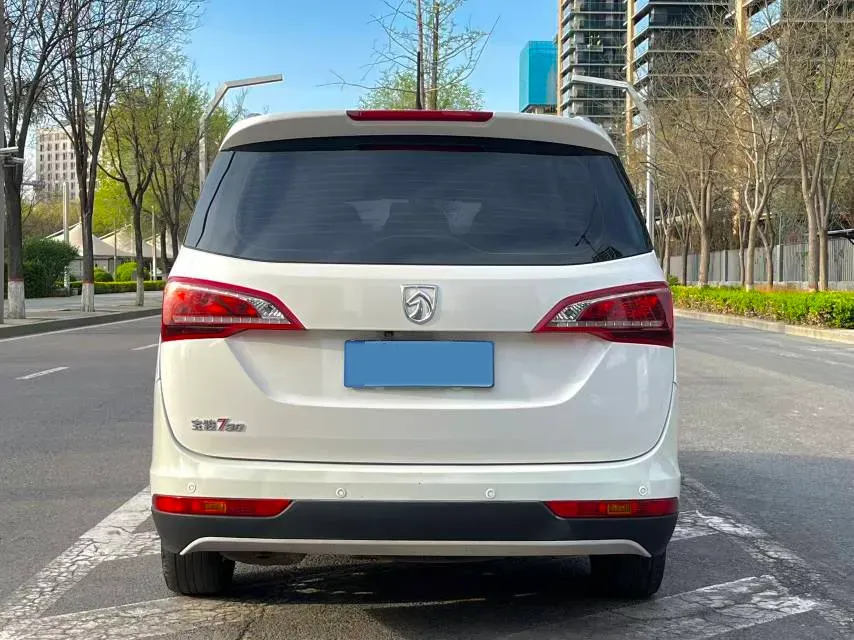 2019 BaoJun 730 1.5L 105HP L4 6MT,autocango,china used car exporter,china ev exporter,chinese used car exporter,chinese used ev exporter