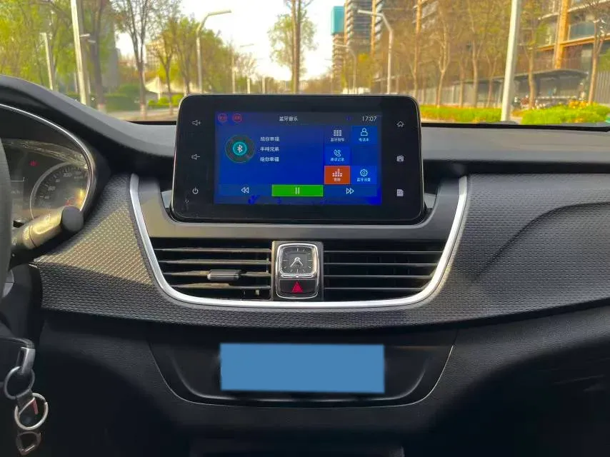 2019 BaoJun 730 1.5L 105HP L4 6MT,autocango,china used car exporter,china ev exporter,chinese used car exporter,chinese used ev exporter