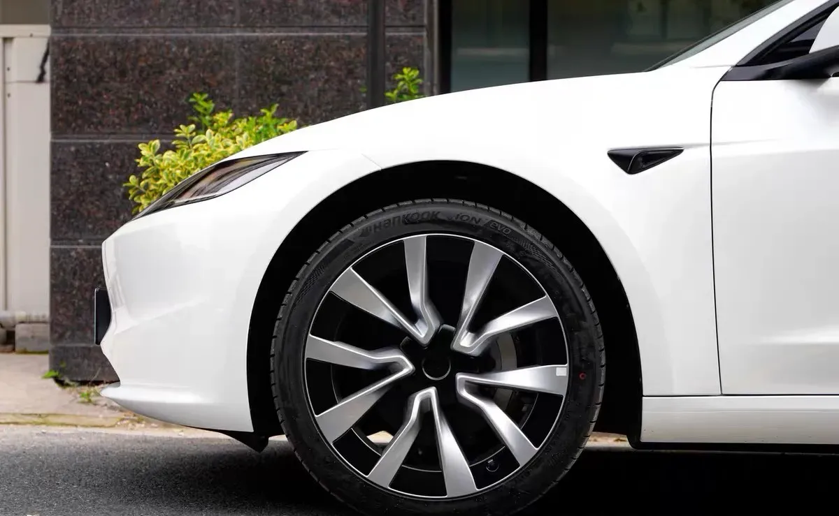 2025 Tesla Model 3 BEV,autocango,china used car exporter,china ev exporter,chinese used car exporter,chinese used ev exporter
