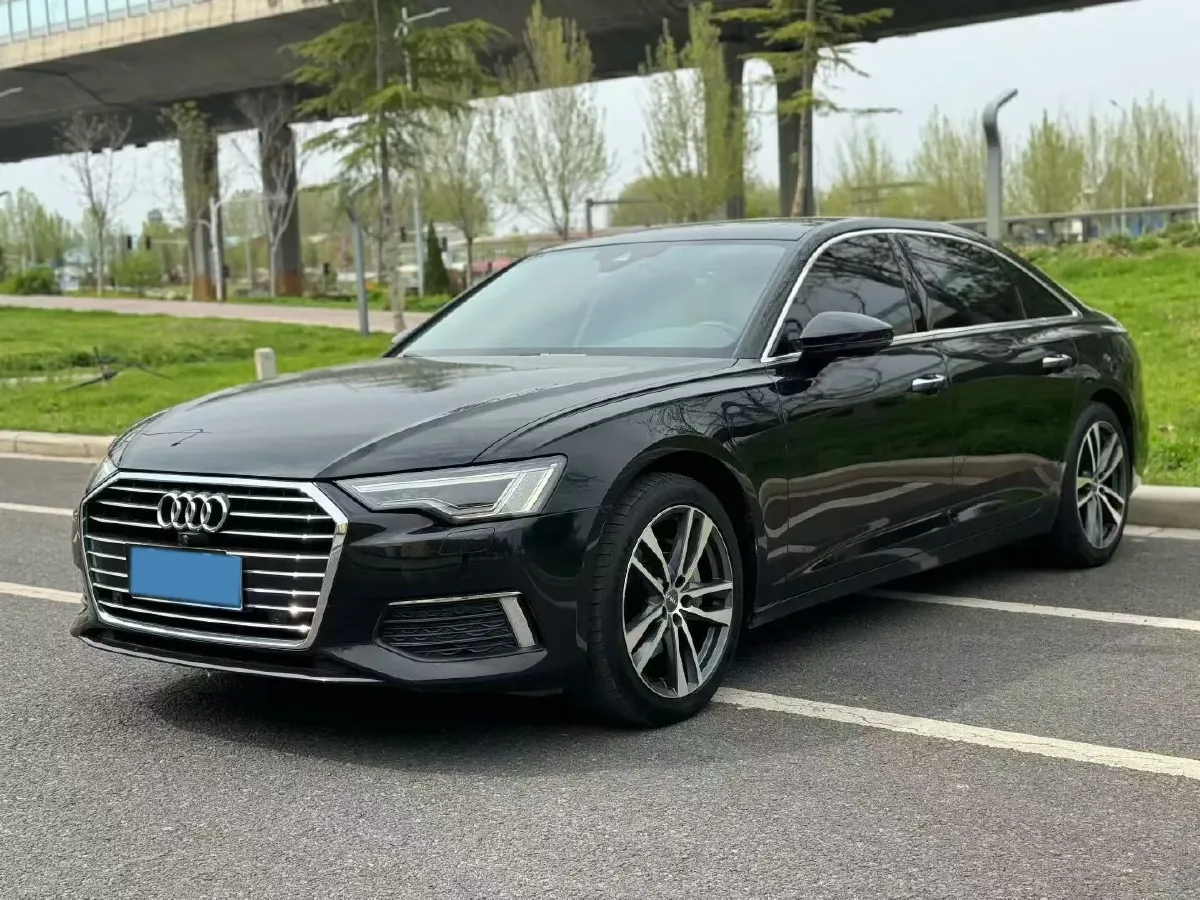 2021 Audi A6L 2.0T 190HP L4 7DCT,autocango,china used car exporter,china ev exporter,chinese used car exporter,chinese used ev exporter