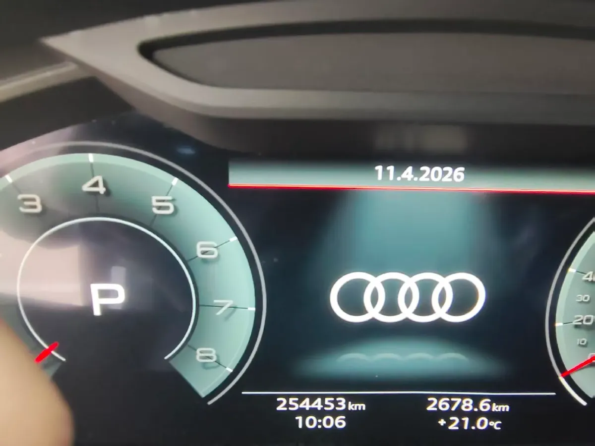 2021 Audi A6L 2.0T 190HP L4 7DCT,autocango,china used car exporter,china ev exporter,chinese used car exporter,chinese used ev exporter