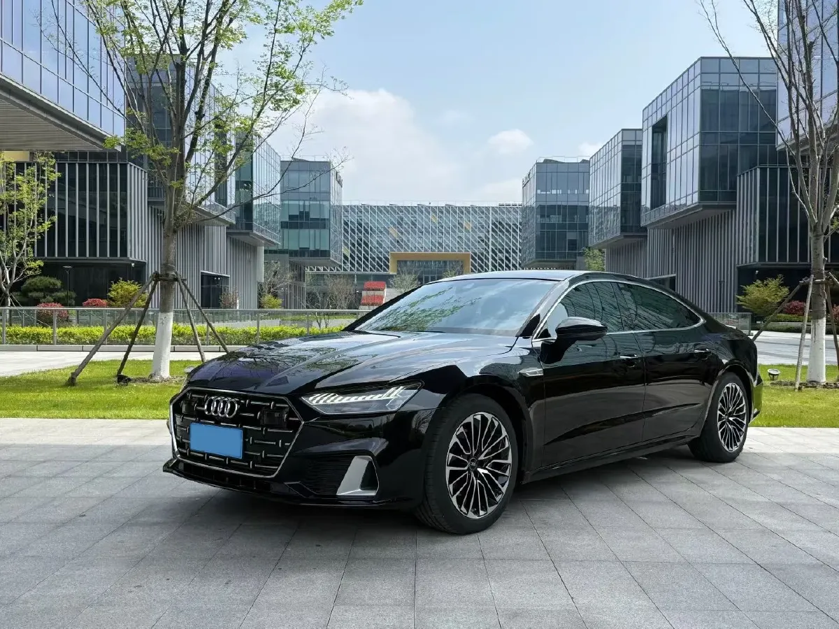 2024 Audi A7L 2.0T 245HP L4 7DCT,autocango,china used car exporter,china ev exporter,chinese used car exporter,chinese used ev exporter