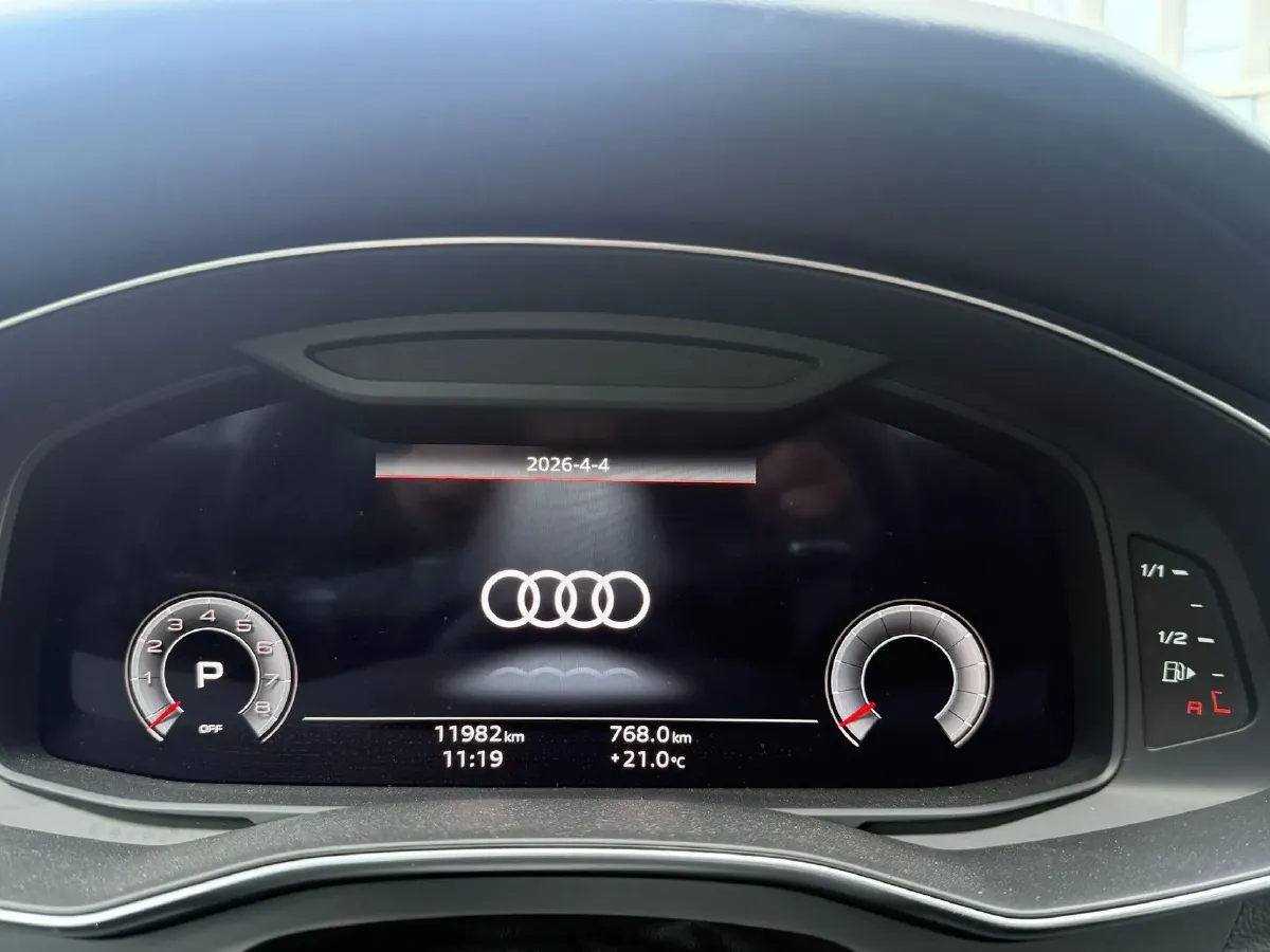 2024 Audi A7L 2.0T 245HP L4 7DCT,autocango,china used car exporter,china ev exporter,chinese used car exporter,chinese used ev exporter