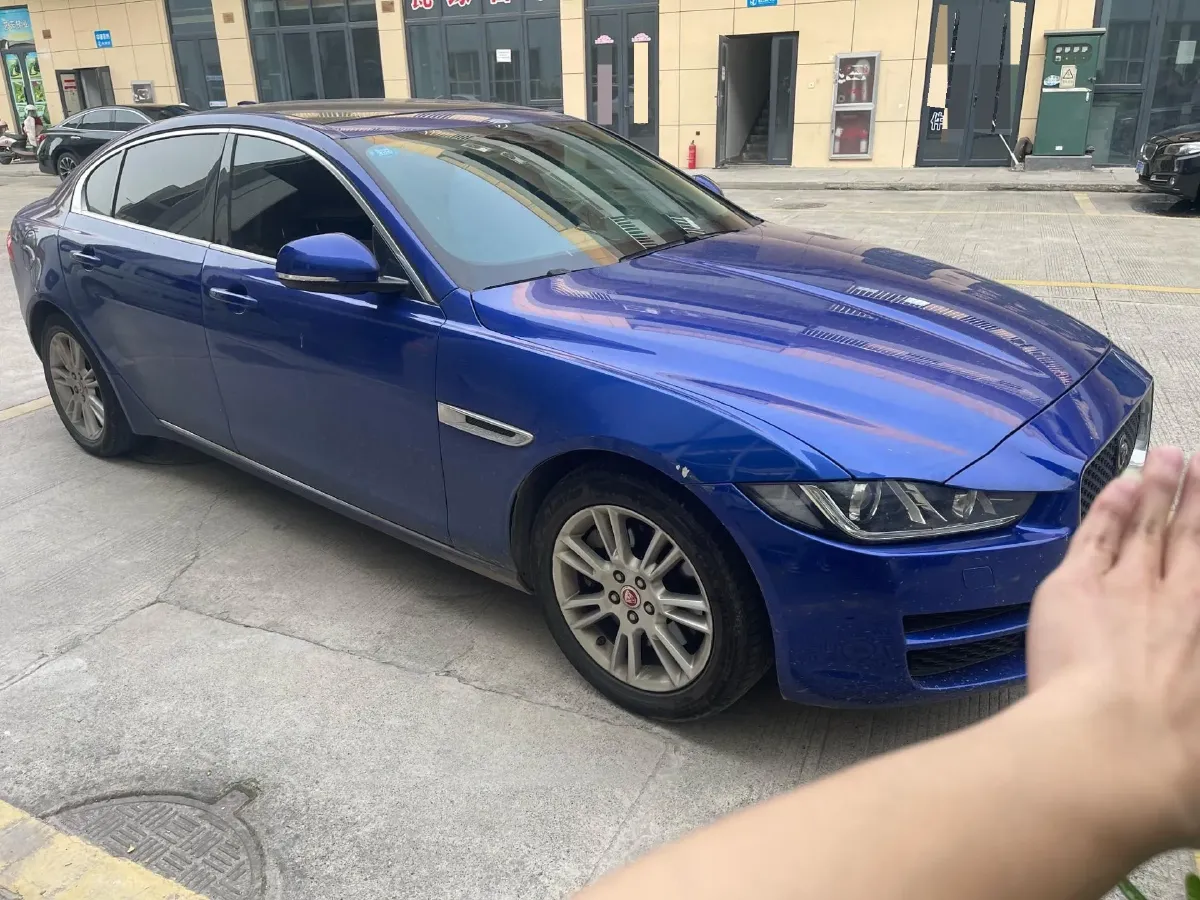 2019 Jeep Cherokee 2.0T 265HP L4 9AT,autocango,china used car exporter,china ev exporter,chinese used car exporter,chinese used ev exporter