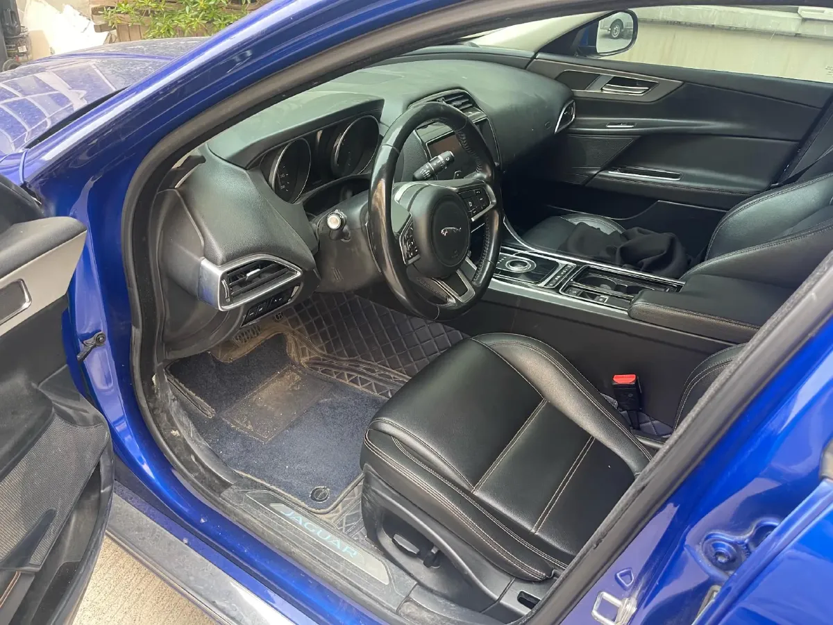 2019 Jeep Cherokee 2.0T 265HP L4 9AT,autocango,china used car exporter,china ev exporter,chinese used car exporter,chinese used ev exporter