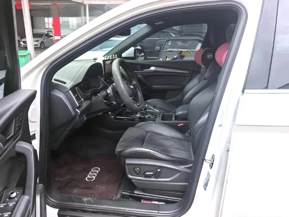 2021 Audi Q5L Sportback 2.0T 190HP L4 7DCT,autocango,china used car exporter,china ev exporter,chinese used car exporter,chinese used ev exporter