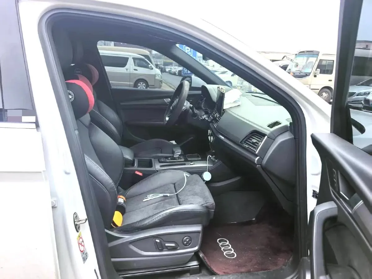 2021 Audi Q5L Sportback 2.0T 190HP L4 7DCT,autocango,china used car exporter,china ev exporter,chinese used car exporter,chinese used ev exporter