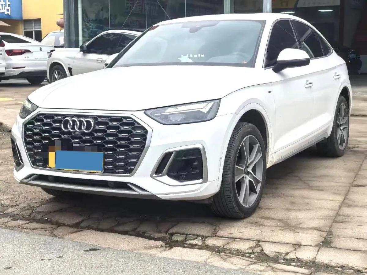 2021 Audi Q5L Sportback 2.0T 190HP L4 7DCT,autocango,china used car exporter,china ev exporter,chinese used car exporter,chinese used ev exporter