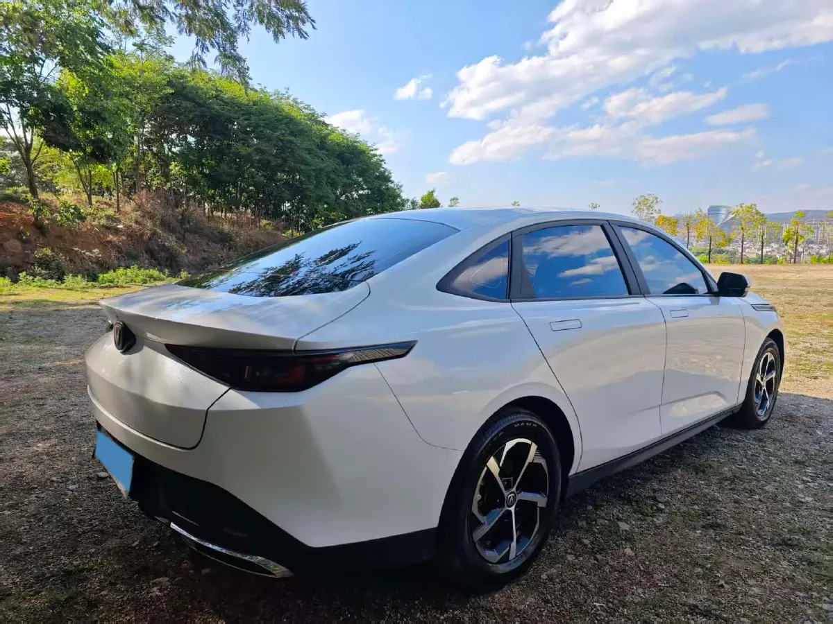 2024 ChangAn Eado 1.5T 170HP L4 7DCT,autocango,china used car exporter,china ev exporter,chinese used car exporter,chinese used ev exporter