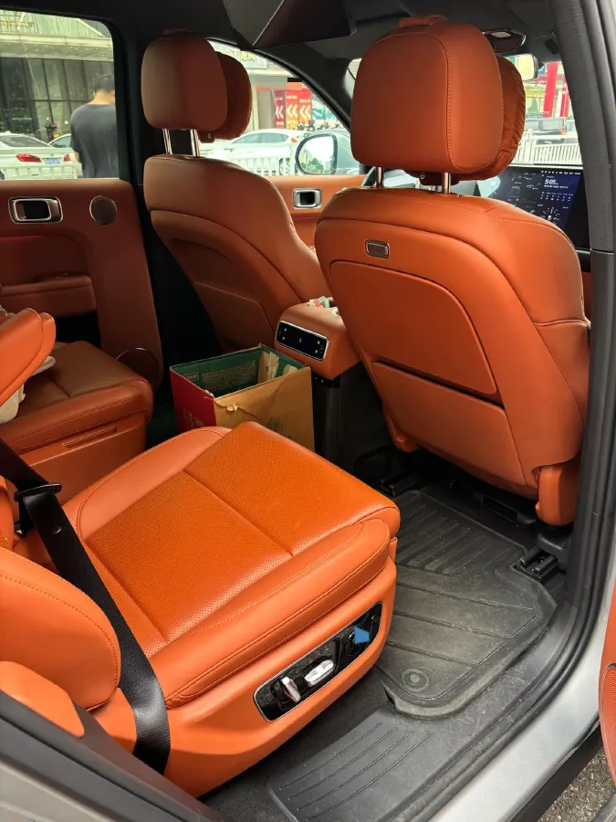 2024 Li L9 Range Extended 154HP REEV 52.3KWH,autocango,china used car exporter,china ev exporter,chinese used car exporter,chinese used ev exporter