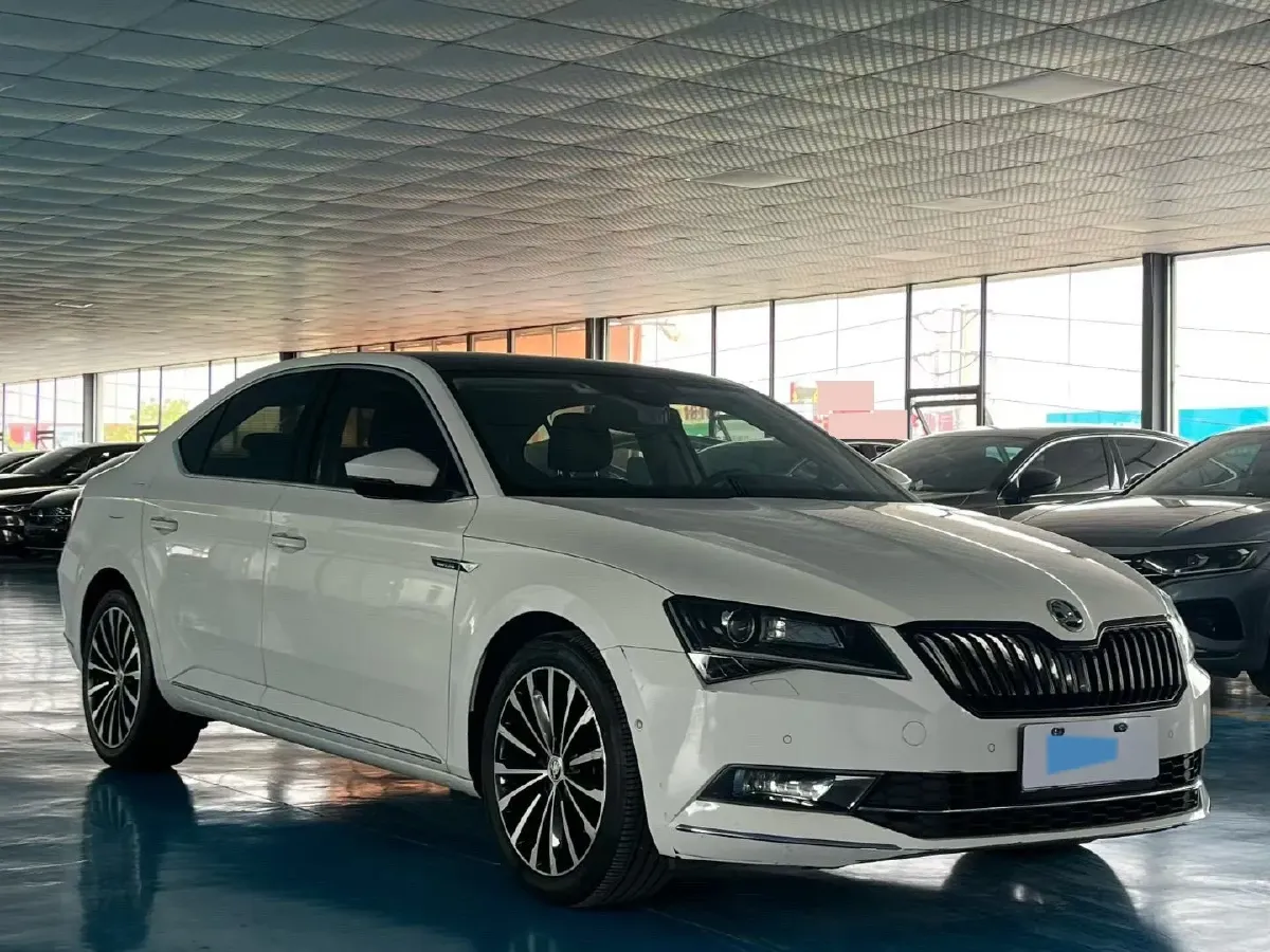 2018 Skoda Kodiak 1.8T 180HP L4 7DCT,autocango,china used car exporter,china ev exporter,chinese used car exporter,chinese used ev exporter