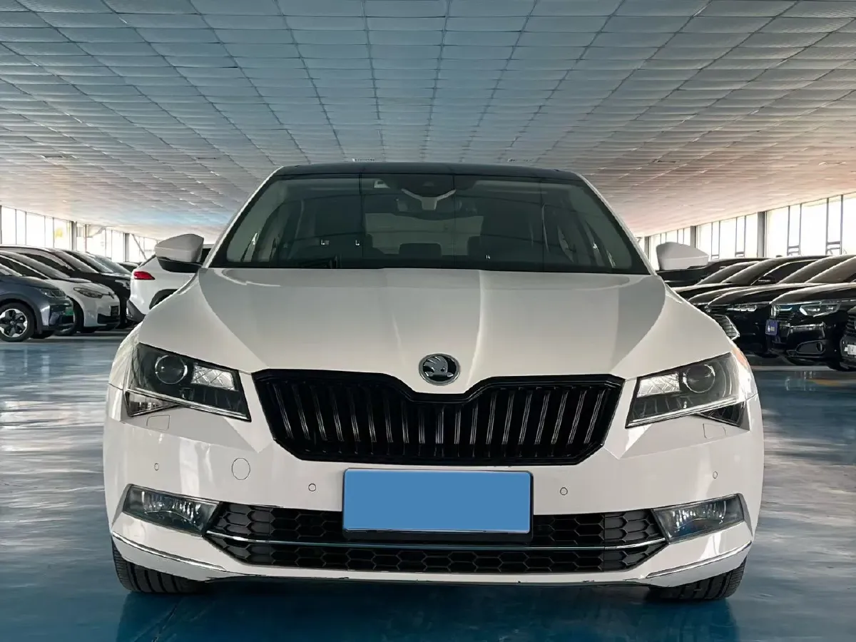 2018 Skoda Kodiak 1.8T 180HP L4 7DCT,autocango,china used car exporter,china ev exporter,chinese used car exporter,chinese used ev exporter