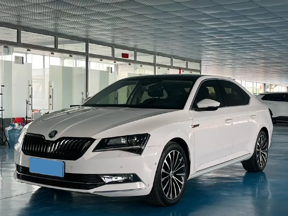 2018 Skoda Kodiak 1.8T 180HP L4 7DCT,autocango,china used car exporter,china ev exporter,chinese used car exporter,chinese used ev exporter
