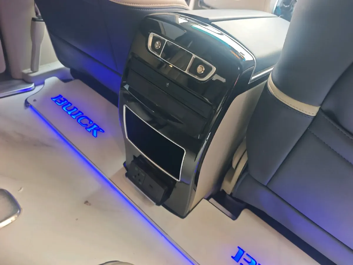 2021 Buick GL8 2.0T 237HP L4 9AT,autocango,china used car exporter,china ev exporter,chinese used car exporter,chinese used ev exporter