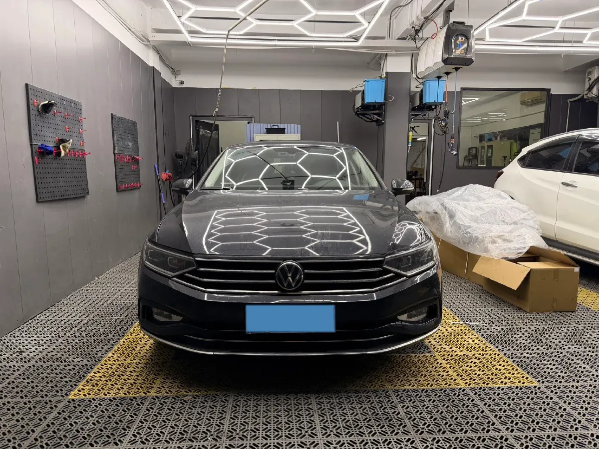 2020 Volkswagen Magotan 2.0T 186HP L4 7DCT,autocango,china used car exporter,china ev exporter,chinese used car exporter,chinese used ev exporter