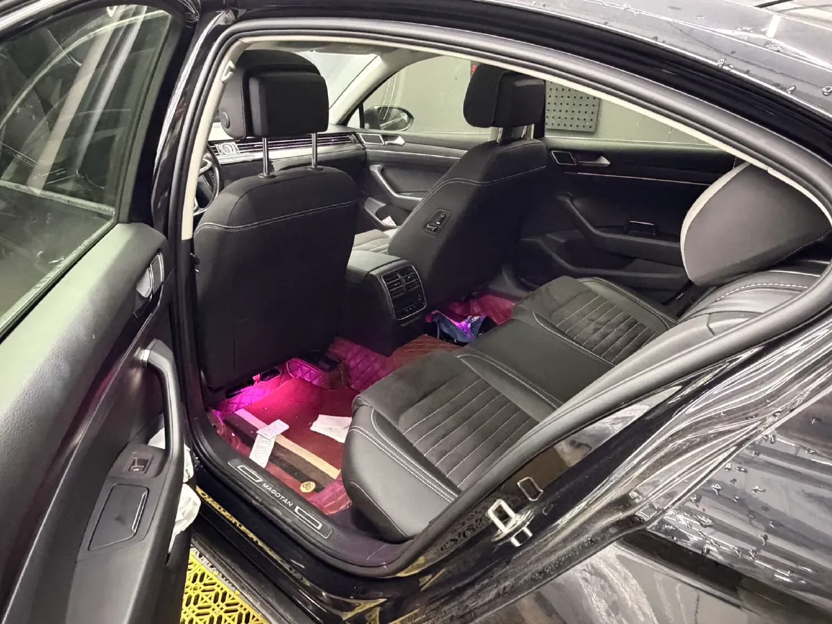 2020 Volkswagen Magotan 2.0T 186HP L4 7DCT,autocango,china used car exporter,china ev exporter,chinese used car exporter,chinese used ev exporter