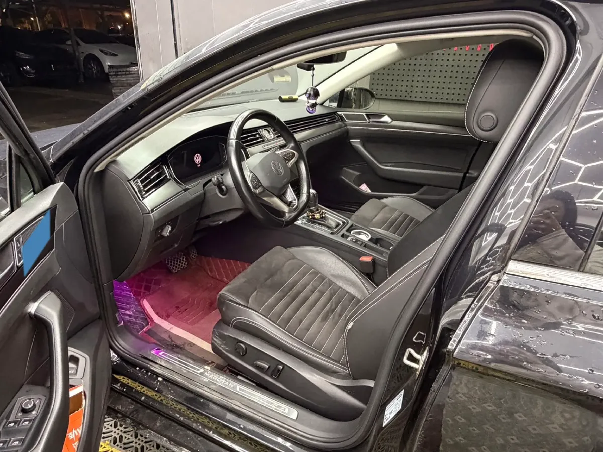 2020 Volkswagen Magotan 2.0T 186HP L4 7DCT,autocango,china used car exporter,china ev exporter,chinese used car exporter,chinese used ev exporter
