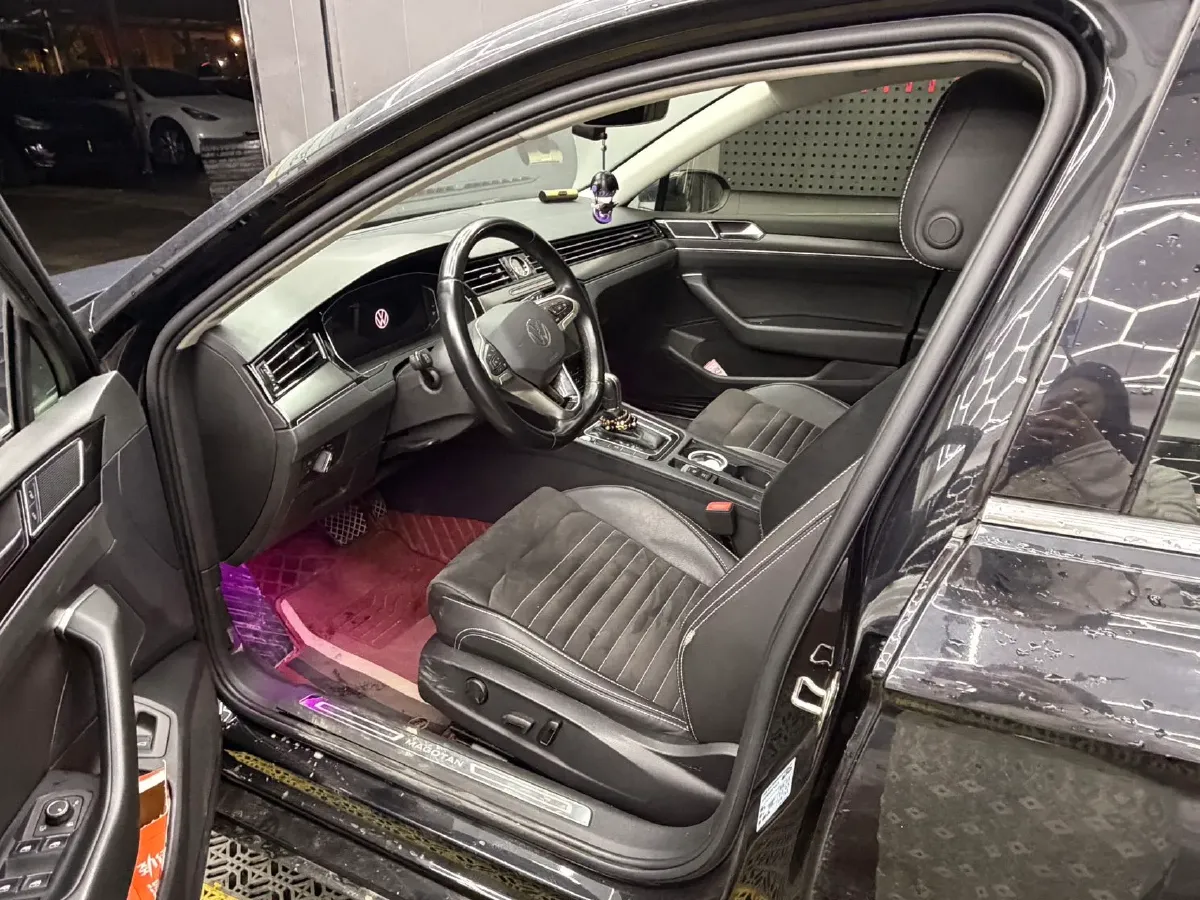 2020 Volkswagen Magotan 2.0T 186HP L4 7DCT,autocango,china used car exporter,china ev exporter,chinese used car exporter,chinese used ev exporter