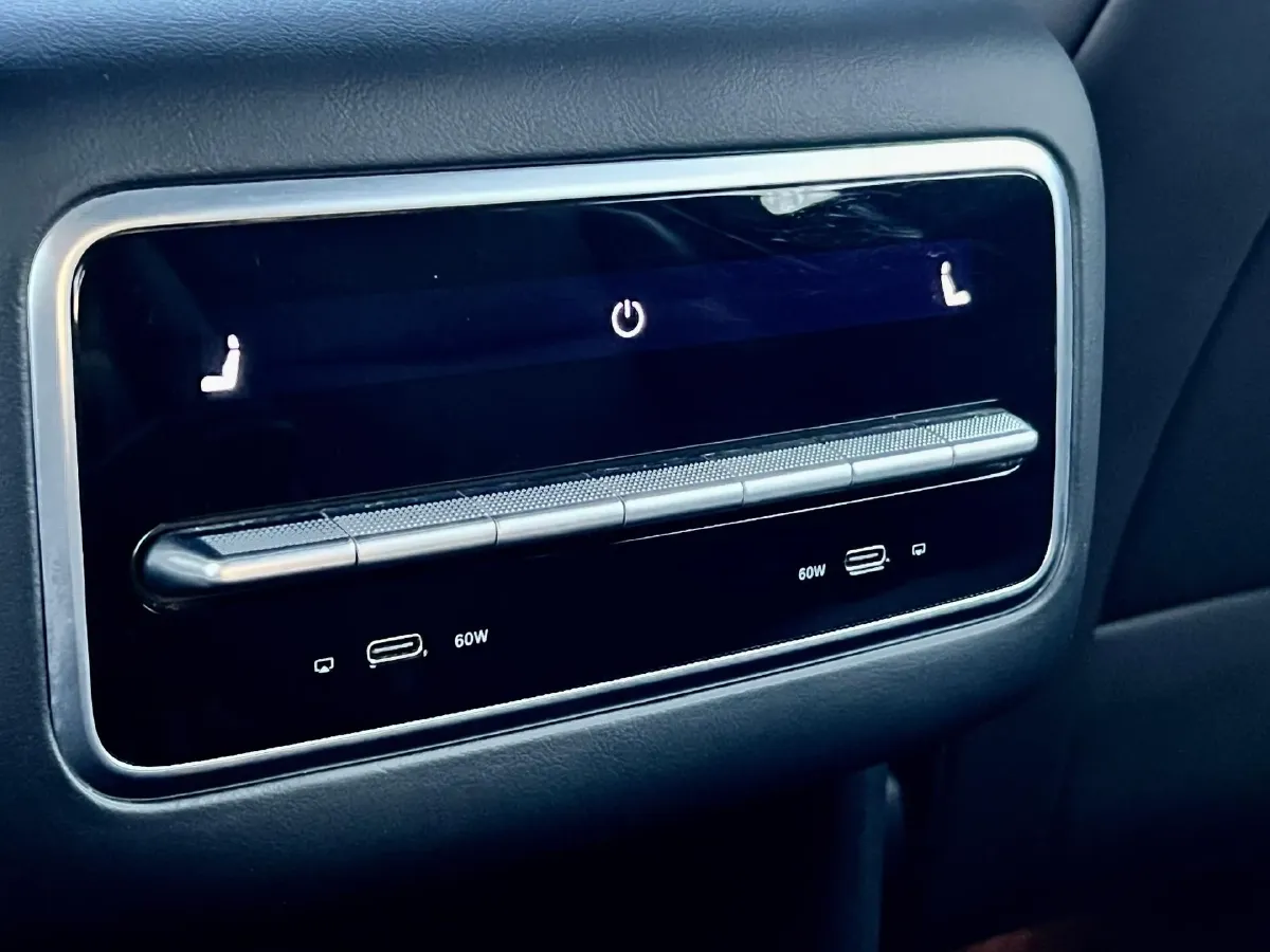 2023 Li L7 Range Extended 154HP REEV 40.9KWH,autocango,china used car exporter,china ev exporter,chinese used car exporter,chinese used ev exporter