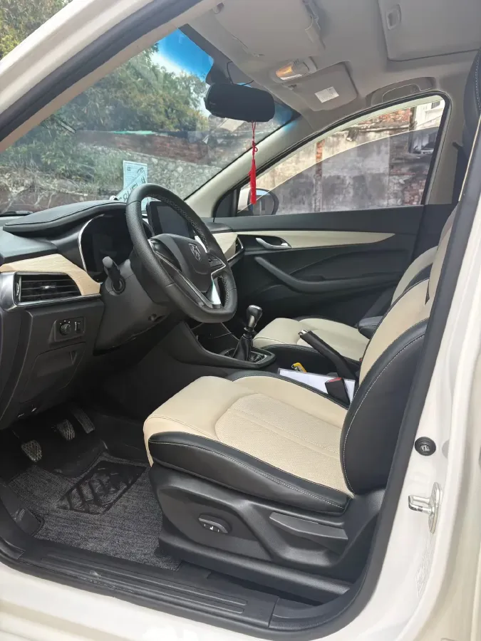 2018 BaoJun 360 1.5L 112HP L4 6MT,autocango,china used car exporter,china ev exporter,chinese used car exporter,chinese used ev exporter
