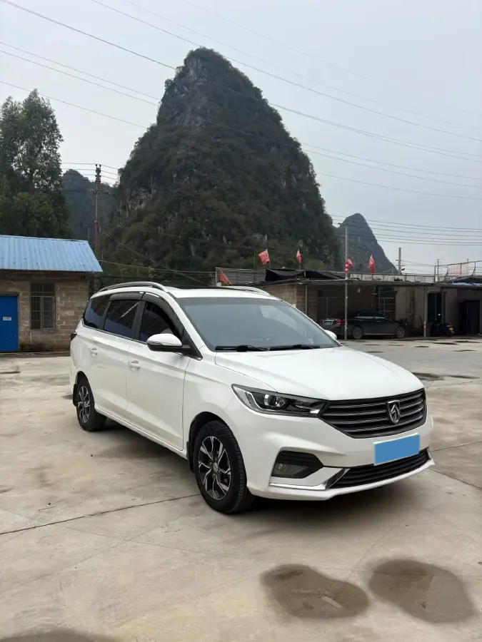 2018 BaoJun 360 1.5L 112HP L4 6MT,autocango,china used car exporter,china ev exporter,chinese used car exporter,chinese used ev exporter