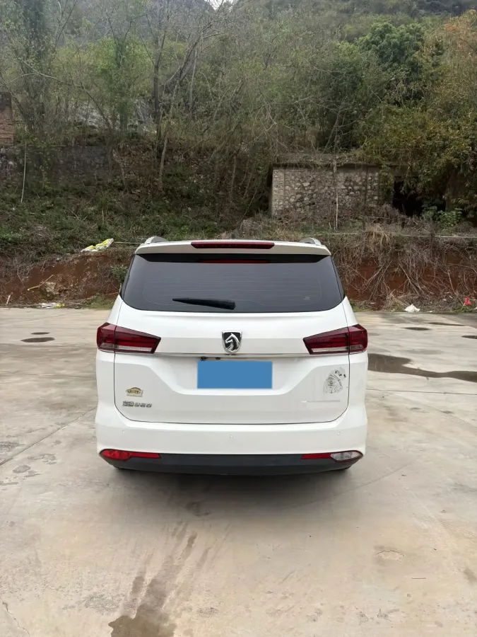 2018 BaoJun 360 1.5L 112HP L4 6MT,autocango,china used car exporter,china ev exporter,chinese used car exporter,chinese used ev exporter