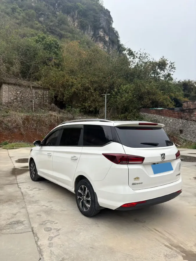 2018 BaoJun 360 1.5L 112HP L4 6MT,autocango,china used car exporter,china ev exporter,chinese used car exporter,chinese used ev exporter