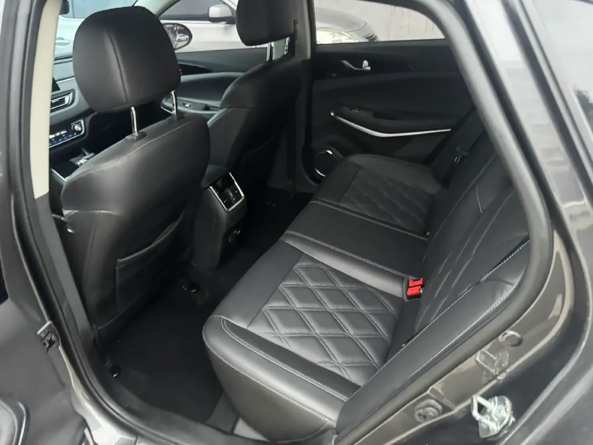 2022 ChangAn Raeton CC 1.5T 188HP L4 7DCT,autocango,china used car exporter,china ev exporter,chinese used car exporter,chinese used ev exporter