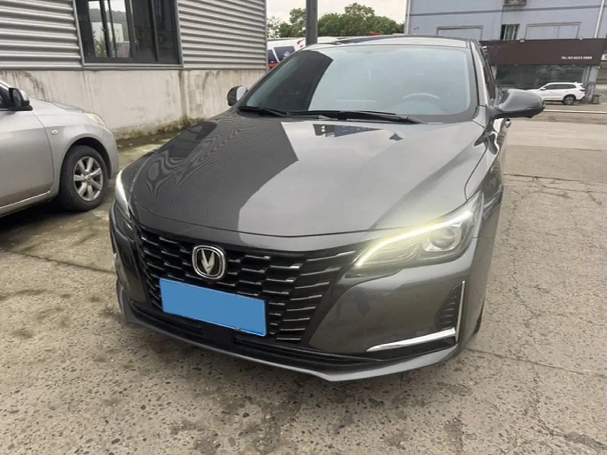 2022 ChangAn Raeton CC 1.5T 188HP L4 7DCT,autocango,china used car exporter,china ev exporter,chinese used car exporter,chinese used ev exporter