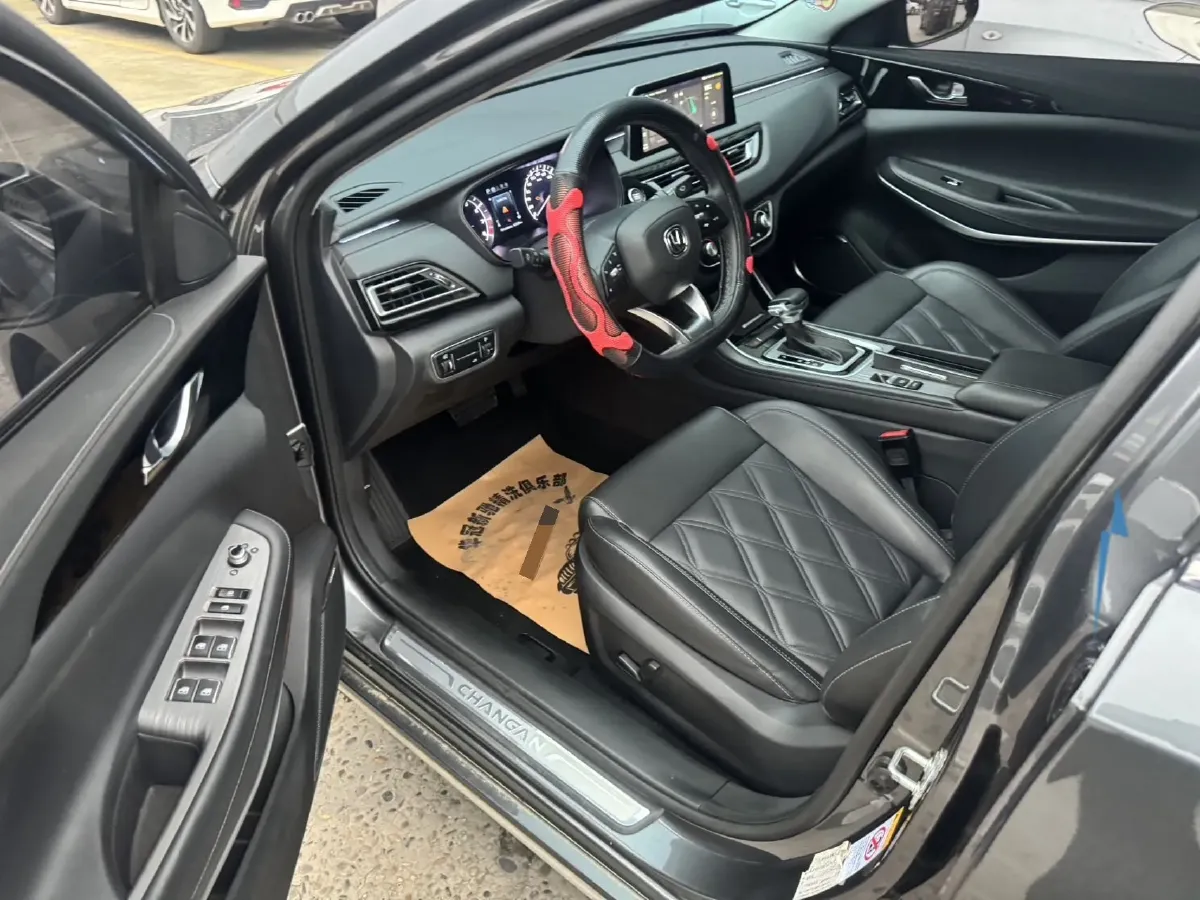 2022 ChangAn Raeton CC 1.5T 188HP L4 7DCT,autocango,china used car exporter,china ev exporter,chinese used car exporter,chinese used ev exporter