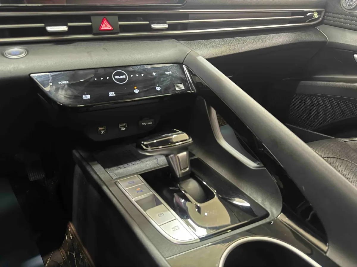 2021 Hyundai Elantra 1.5L 115HP L4 CVT,autocango,china used car exporter,china ev exporter,chinese used car exporter,chinese used ev exporter