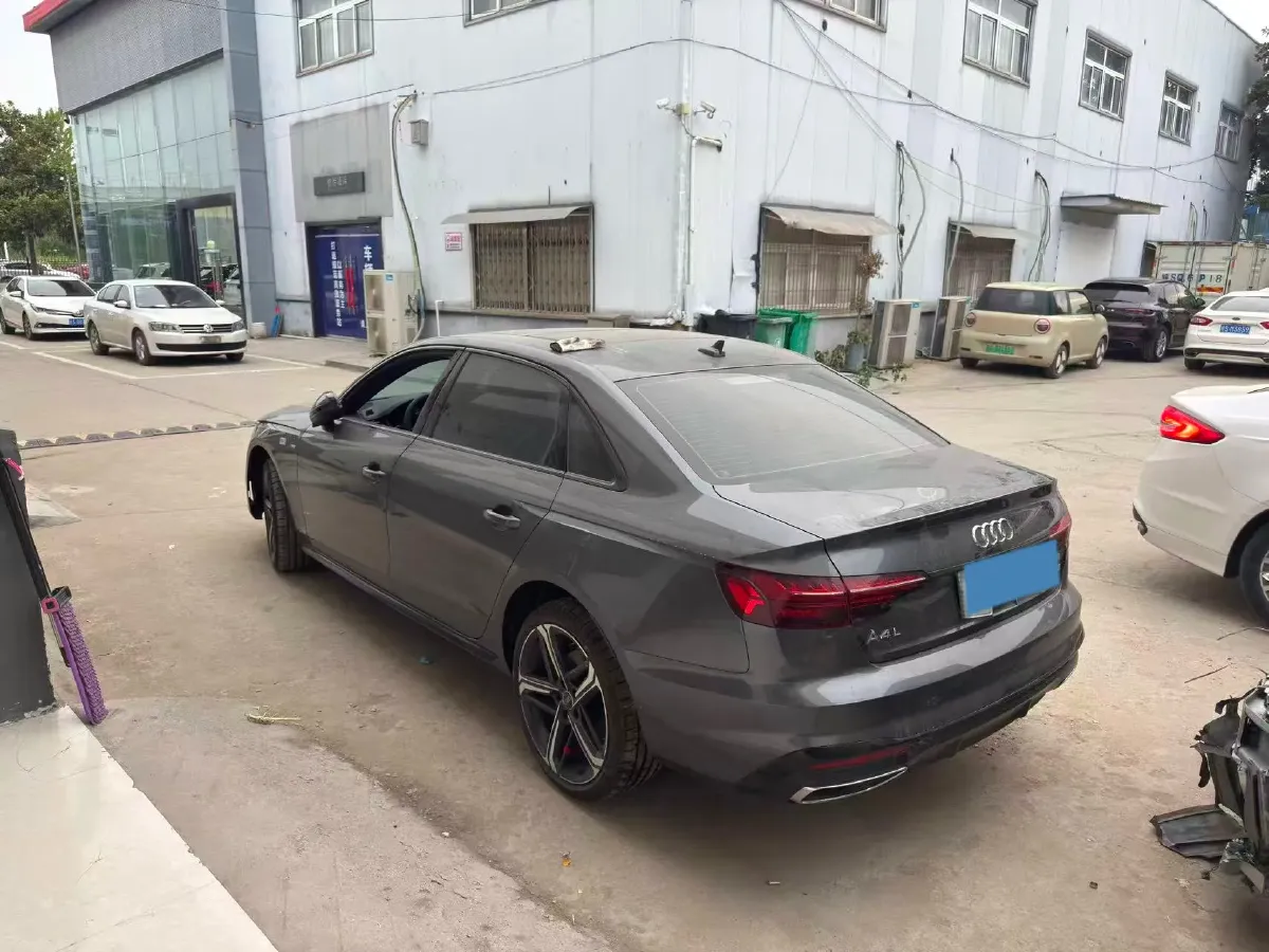 2025 Audi A4L 2.0T 190HP L4 7DCT,autocango,china used car exporter,china ev exporter,chinese used car exporter,chinese used ev exporter