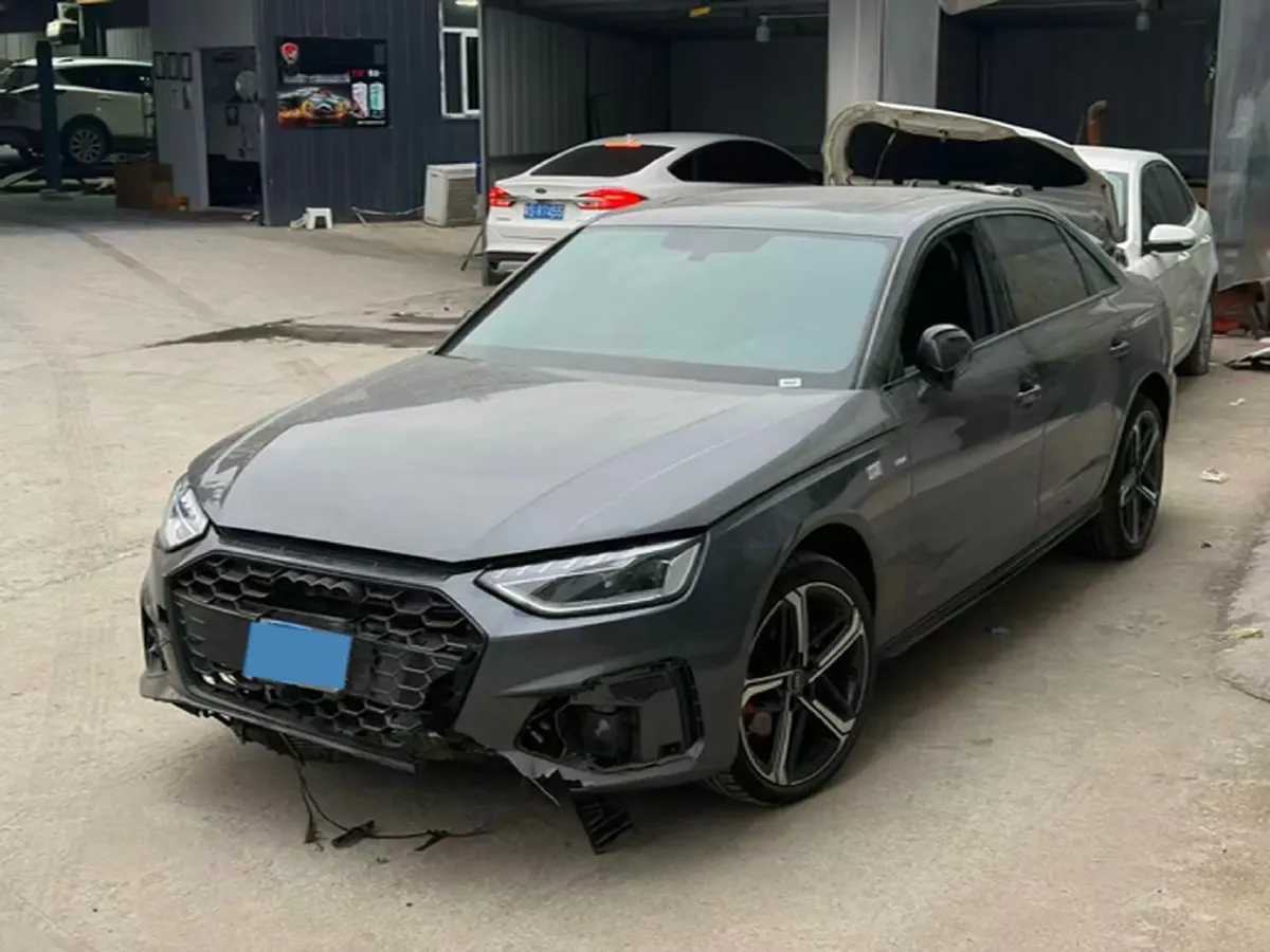 2025 Audi A4L 2.0T 190HP L4 7DCT,autocango,china used car exporter,china ev exporter,chinese used car exporter,chinese used ev exporter