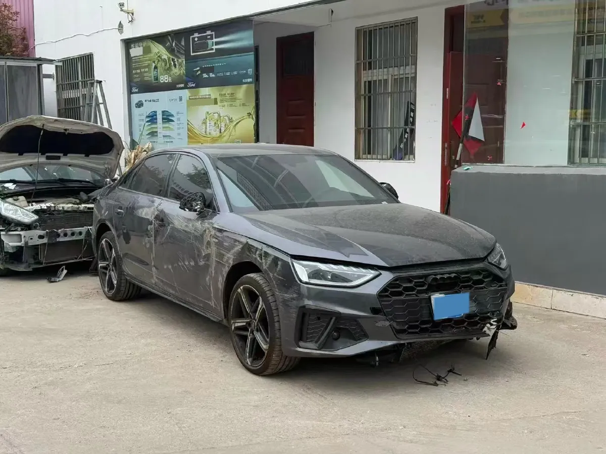 2025 Audi A4L 2.0T 190HP L4 7DCT,autocango,china used car exporter,china ev exporter,chinese used car exporter,chinese used ev exporter