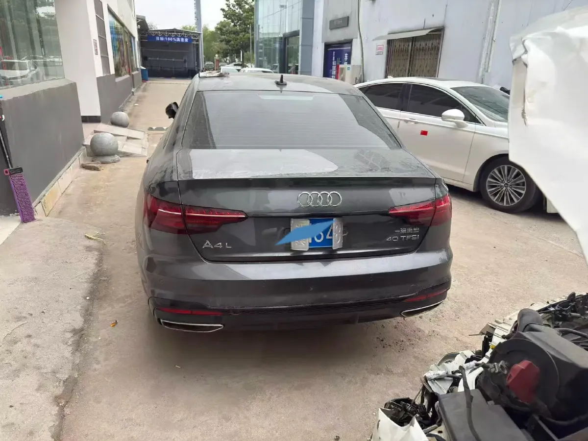 2025 Audi A4L 2.0T 190HP L4 7DCT,autocango,china used car exporter,china ev exporter,chinese used car exporter,chinese used ev exporter