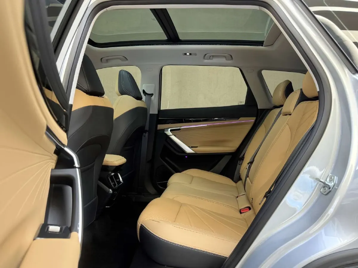 2023 Geely StarRay 1.5T 181HP L4 7DCT,autocango,china used car exporter,china ev exporter,chinese used car exporter,chinese used ev exporter