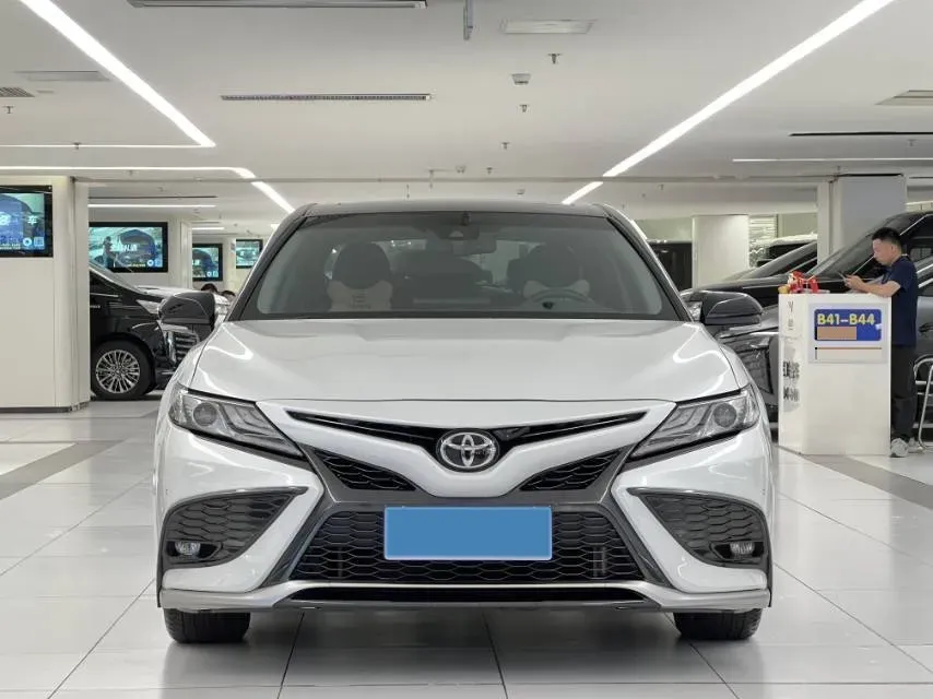 2021 Toyota Camry 2.5L 209HP L4 8AT,autocango,china used car exporter,china ev exporter,chinese used car exporter,chinese used ev exporter